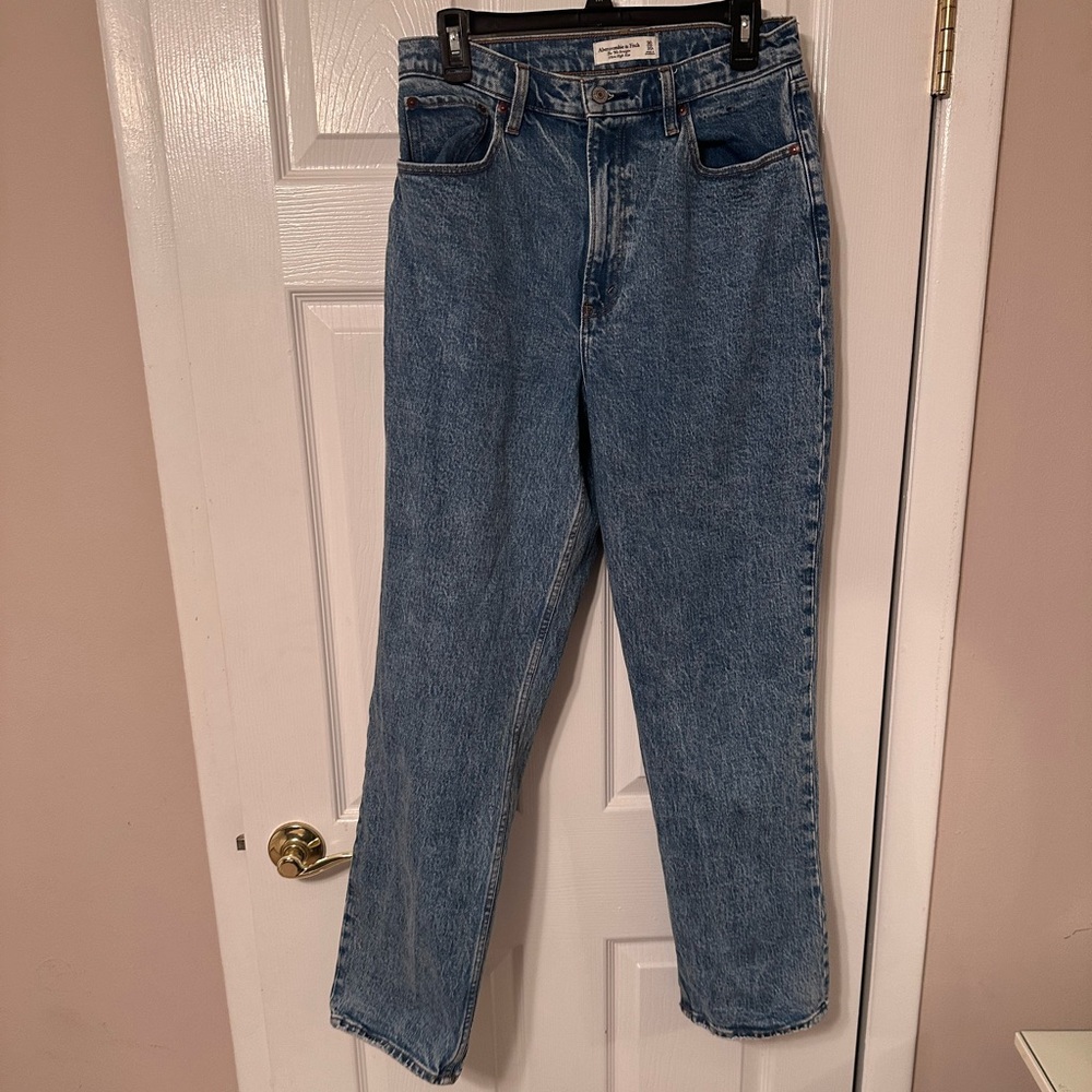 Abercombie curve love 90s straight jean